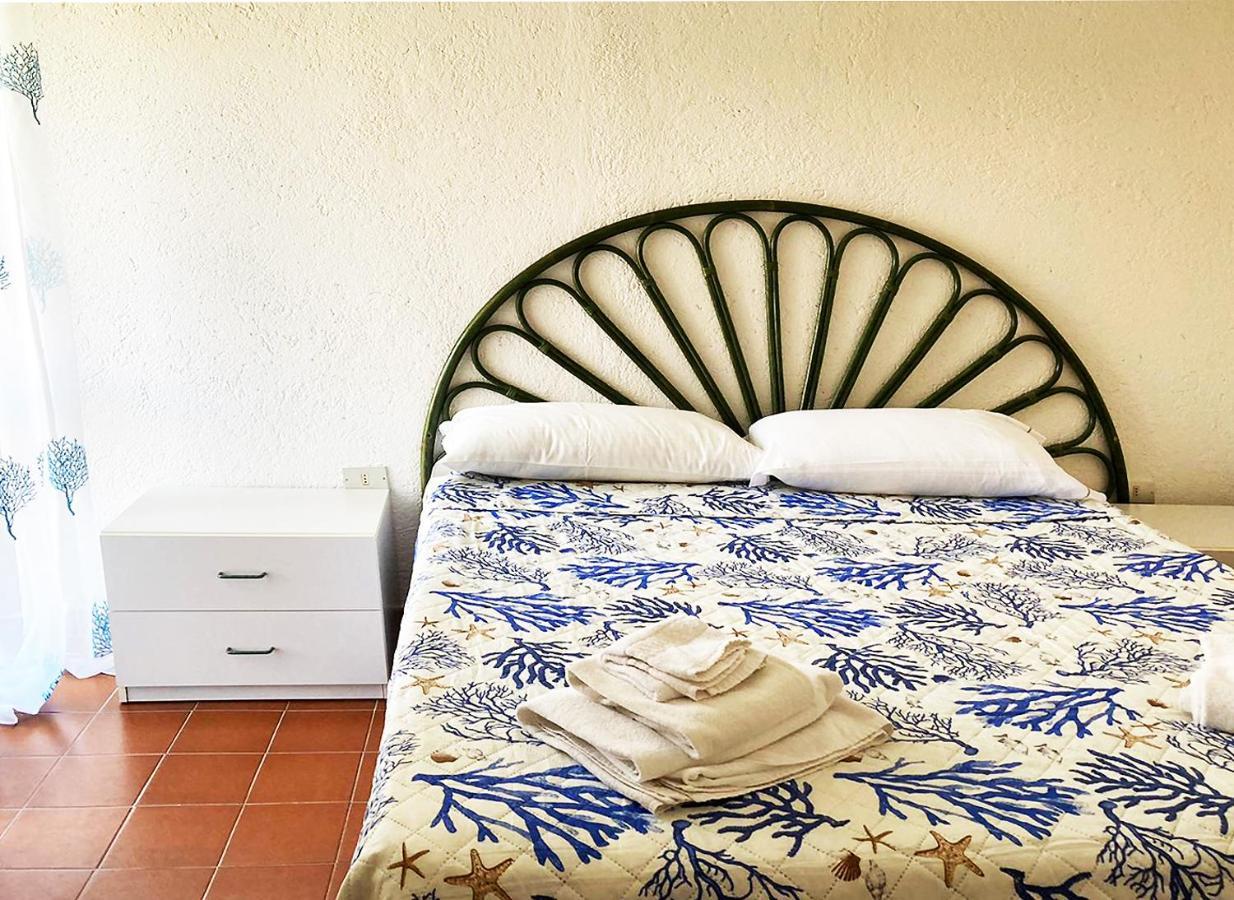Le Gemme Di Mirto Aparthotel Palau Exteriör bild