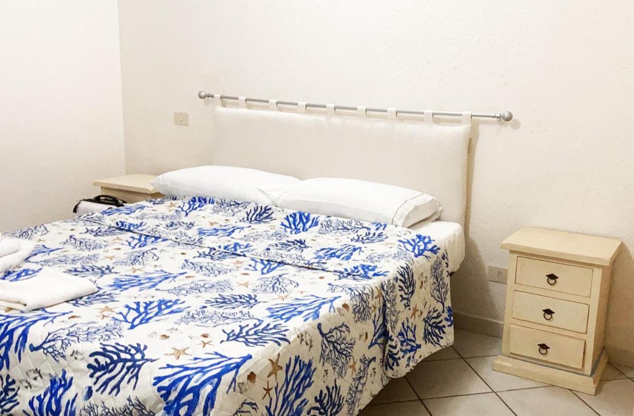 Le Gemme Di Mirto Aparthotel Palau Exteriör bild