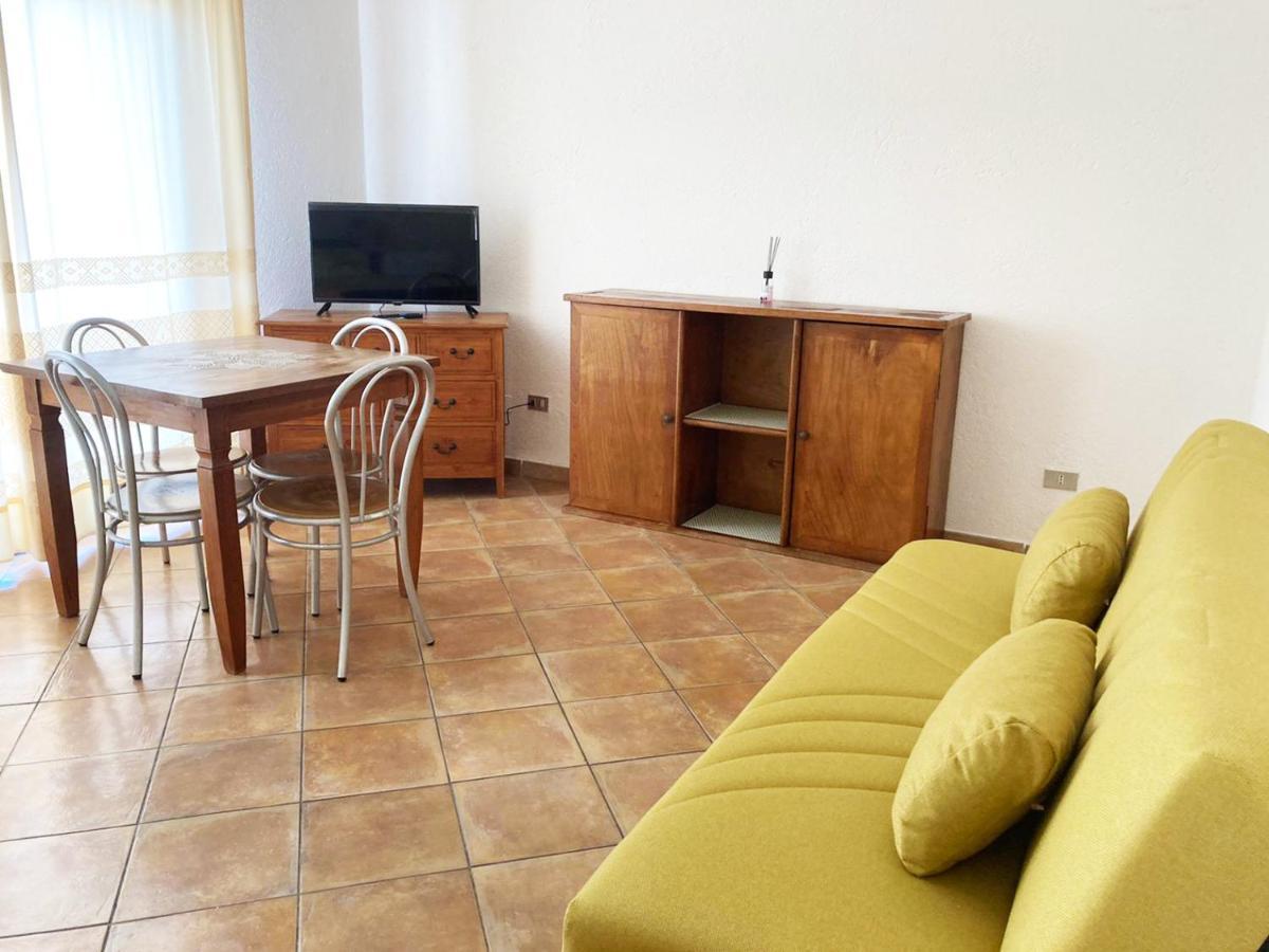 Le Gemme Di Mirto Aparthotel Palau Exteriör bild